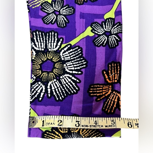 LULAROE TC2 (18+) HALLOWEEN Soft LEGGINGS CREEPY SKELETON HANDS PURPLE & BLACK - Picture 4 of 8
